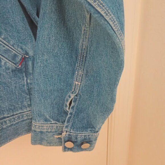 Guess vintage denim jacket size XL, 100% cotton.Perfect condition. - Picture 5 of 9